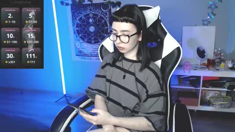 Baroness Von Cringe online show from 02.19.25