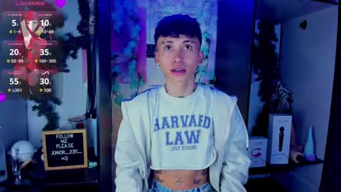 Snapshot of juniior0_0 chatting on 03.07.25 Junior online show from 03.07.25