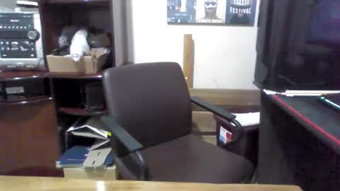 Snapshot of juniorextr_18_ chatting on 12.27.24 juniorextr_18_ online show from 12.27.24