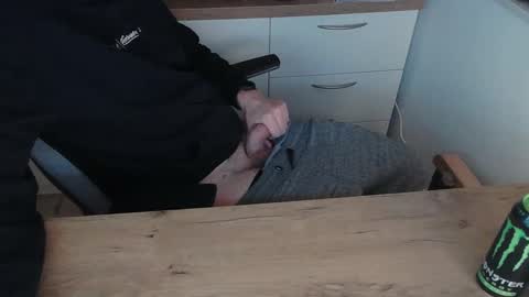 junk2711 online show from 02.26.25