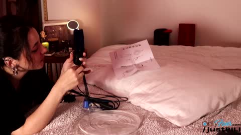 Snapshot of justbecauseiloveit chatting on 01.14.25 Billie B William online show from 01.14.25