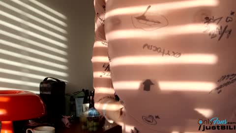 Snapshot of justbecauseiloveit chatting on 02.03.25 Billie B William online show from 02.03.25