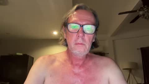 Snapshot of justin_hornyyyy chatting on 12.20.25 justin_hornyyyy online show from 12.20.25