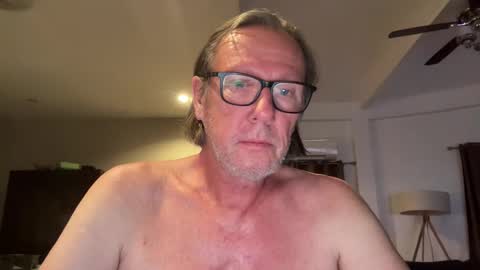 Snapshot of justin_hornyyyy chatting on 12.21.25 justin_hornyyyy online show from 12.21.25