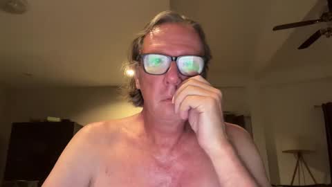 Snapshot of justin_hornyyyy chatting on 12.22.25 justin_hornyyyy online show from 12.22.25