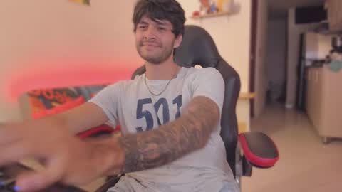 Snapshot of justin_stark1 chatting on 11.10.25 Diego online show from 11.10.25