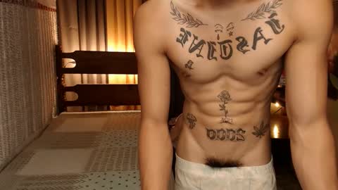 justine_hunk online show from 01.17.25