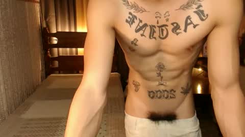 justine_hunk online show from 03.07.25