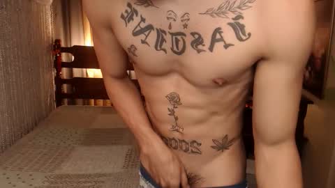 justine_hunk online show from 02.13.26