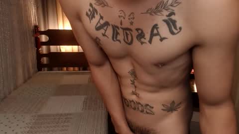 Snapshot of justine_hunk chatting on 06.11.26 justine_hunk online show from 06.11.26