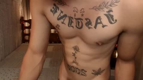 Snapshot of justine_hunk chatting on 06.12.26 justine_hunk online show from 06.12.26