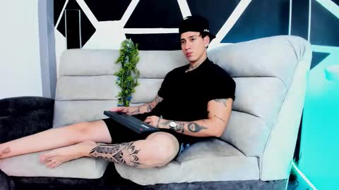 Snapshot of justinfuller_31 chatting on 09.30.25 justinfuller_31 online show from 09.30.25