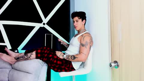 Snapshot of justinfuller_31 chatting on 10.12.25 justinfuller_31 online show from 10.12.25