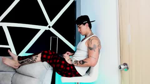 Snapshot of justinfuller_31 chatting on 10.17.25 justinfuller_31 online show from 10.17.25