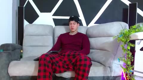 Snapshot of justinfuller_31 chatting on 11.17.25 justinfuller_31 online show from 11.17.25