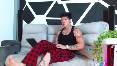 Snapshot of justinfuller_31 chatting on 11.28.25 justinfuller_31 online show from 11.28.25