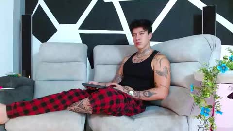 Snapshot of justinfuller_31 chatting on 11.30.25 justinfuller_31 online show from 11.30.25