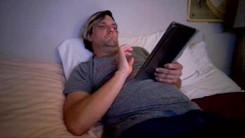 Snapshot of justinnorthwood chatting on 11.12.25 JustinNorthwood online show from 11.12.25