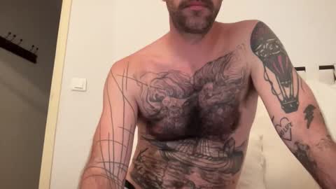 justmeandyou00 online show from 10.22.25