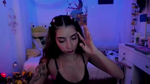 Snapshot of justmia_ chatting on 01.22.25 Mia online show from 01.22.25