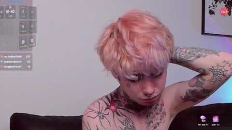 Snapshot of juuzou_kit chatting on 01.19.25 Juuzou hehim u can call me Juz online show from 01.19.25