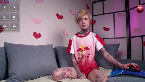 Snapshot of juuzou_kit chatting on 02.08.25 Juuzou hehim u can call me Juz online show from 02.08.25