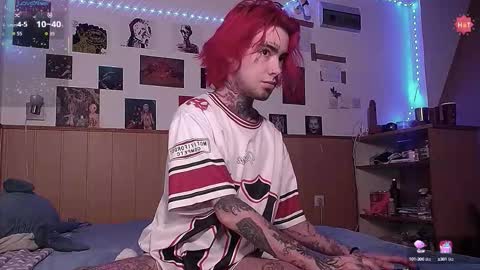 Snapshot of juuzou_kit chatting on 09.27.25 Juuzou hehim u can call me Juz online show from 09.27.25