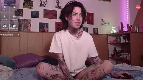 Snapshot of juuzou_kit chatting on 10.27.25 Juuzou hehim u can call me Juz online show from 10.27.25