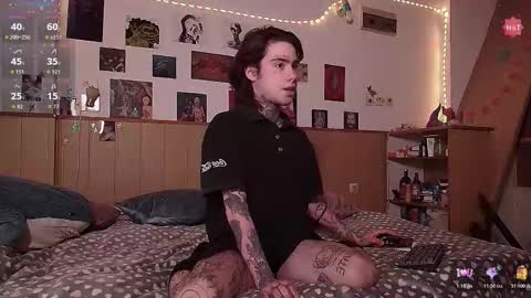 Snapshot of juuzou_kit chatting on 11.16.25 Juuzou hehim u can call me Juz online show from 11.16.25