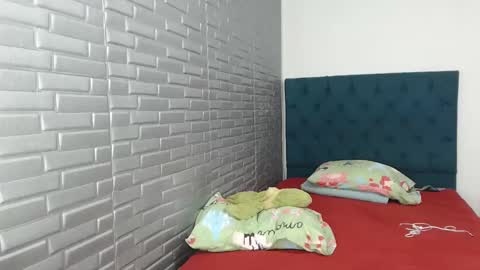 juviaandgray online show from 01.19.25