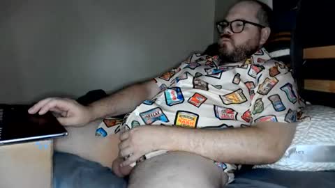 Snapshot of jwineness chatting on 07.17.26 MidsizeBiGuy online show from 07.17.26