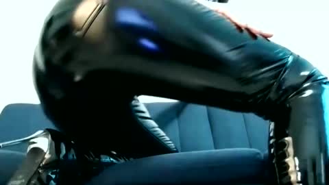 Snapshot of k_queen36 chatting on 02.14.25 k_queen36 online show from 02.14.25