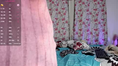 Snapshot of k_sweett chatting on 12.15.25 K online show from 12.15.25