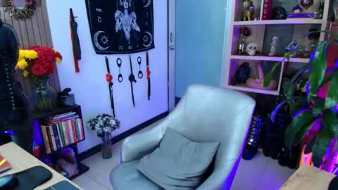 Carym  online show from 10.12.25