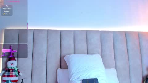 kaarol01 online show from 12.21.25