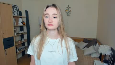 Snapshot of kaceyeichel chatting on 04.19.26 Alice online show from 04.19.26
