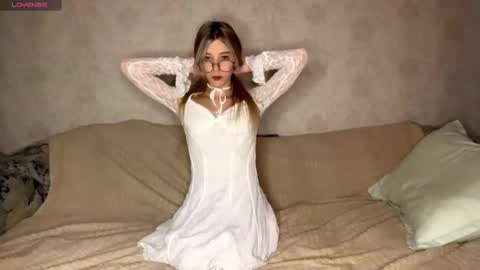 Hi my name is Senia online show from 09.14.25