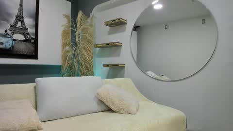 Antonella online show from 10.16.25