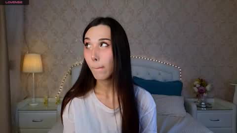 Kaia Monday Thursday FridaySaturdaySunday online show from 10.12.25