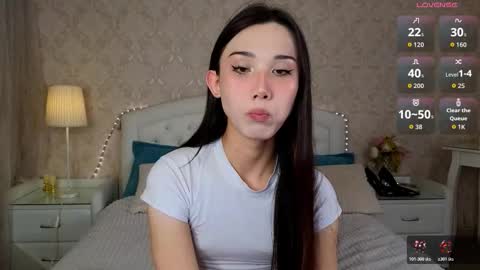 Kaia Monday Thursday FridaySaturdaySunday online show from 11.20.25