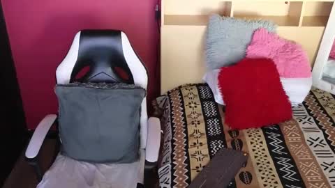 kaily jonness online show from 10.12.25