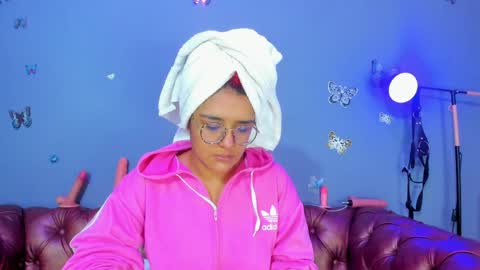 kaira_mosse_ online show from 04.19.26