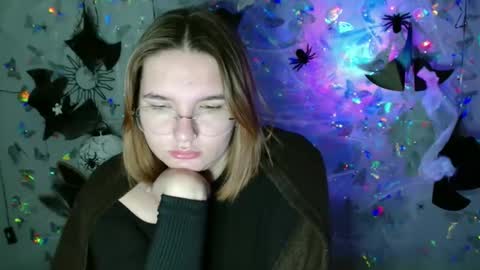 Kaitlin online show from 10.04.25