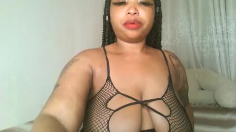 Snapshot of kakey_love chatting on 02.25.25 kakey love online show from 02.25.25