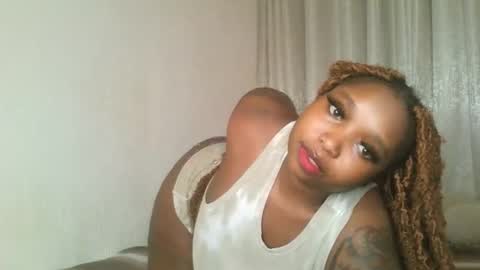 Snapshot of kakey_love chatting on 10.18.25 kakey love online show from 10.18.25