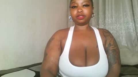 Snapshot of kakey_love chatting on 11.18.25 kakey love online show from 11.18.25