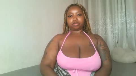 Snapshot of kakey_love chatting on 12.22.25 kakey love online show from 12.22.25