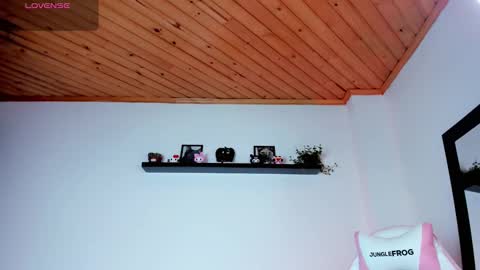 Kali Ka Please help me with your thumbs up its important   dont forget my birthday on October 26 online show from 10.13.25