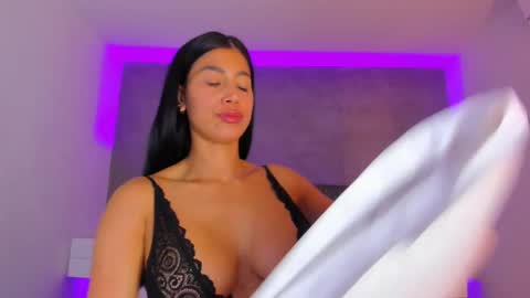 Carolina   online show from 02.10.25