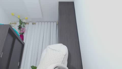 Snapshot of kally_higgins chatting on 12.15.24 Hannah online show from 12.15.24